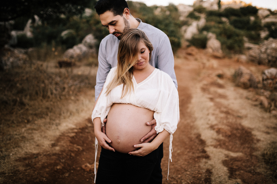 Sesión de embarazo en el torcal kiko y belén